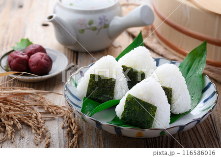 おにぎり 116586016