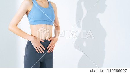 スポーティーで健康的な女性イメージ　ボディケア　ダイエット 116586097