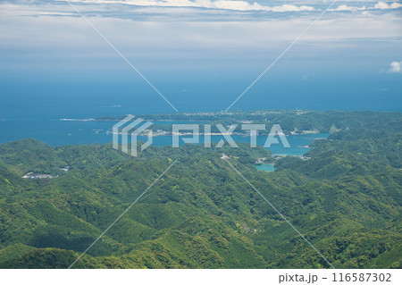 妙法山阿彌陀寺から森浦湾・太地湾を望む　【和歌山県那智勝浦町】 116587302