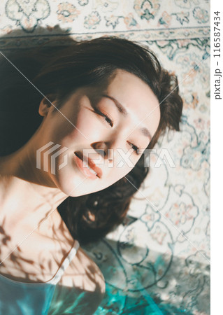 30s beauty 116587434