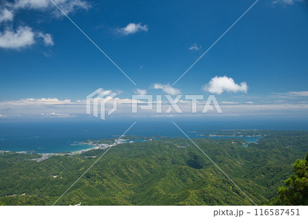 妙法山阿彌陀寺から那智湾・紀の松島・森浦湾・太地湾を望む　【和歌山県那智勝浦町】 116587451