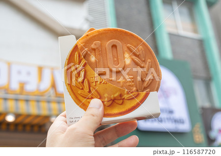 10円パン 116587720