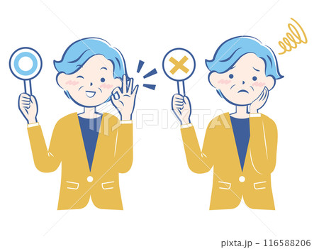 マルバツの札を持つスーツ姿のシニア女性　正解　不正解　3C 116588206