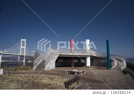 早春の室蘭市 白鳥大橋 展望台 早春の室蘭市 白鳥大橋 展望台 116588214