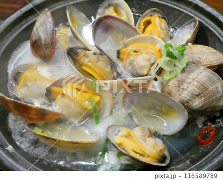 身が肥えてうま味たっぷり、アサリの酒蒸しの写真 身が肥えてうま味たっぷり、アサリの酒蒸しの写真 116589789