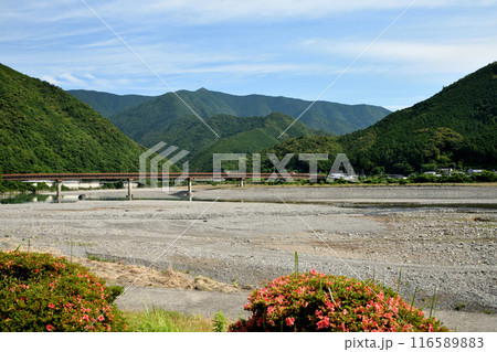 道の駅「奥熊野ほんぐう」から果無山脈を望む　【和歌山県田辺市本宮町】 116589883