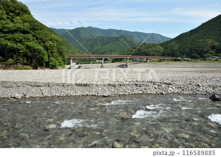 道の駅「奥熊野ほんぐう」から果無山脈を望む　【和歌山県田辺市本宮町】 116589885