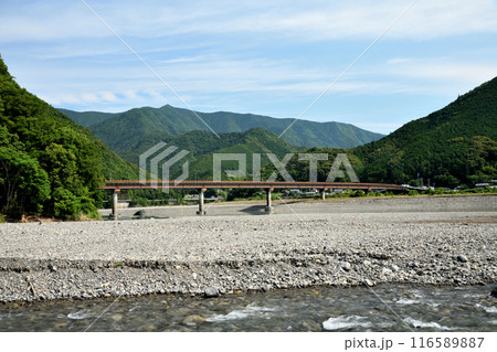道の駅「奥熊野ほんぐう」から果無山脈を望む　【和歌山県田辺市本宮町】 116589887
