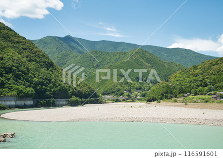 熊野萩から果無山脈・八木尾方面を望む　【和歌山県田辺市本宮町】 116591601
