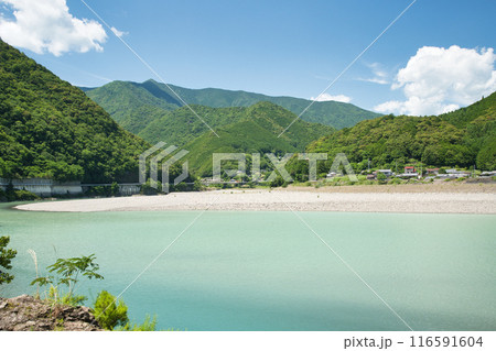 熊野萩から果無山脈・八木尾方面を望む　【和歌山県田辺市本宮町】 116591604