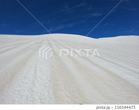 冬季月山の雪原の模様 冬季月山の雪原の模様 116594475