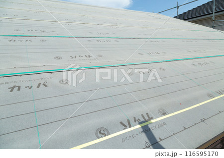 屋根工事中の新築住宅 屋根工事中の新築住宅 116595170