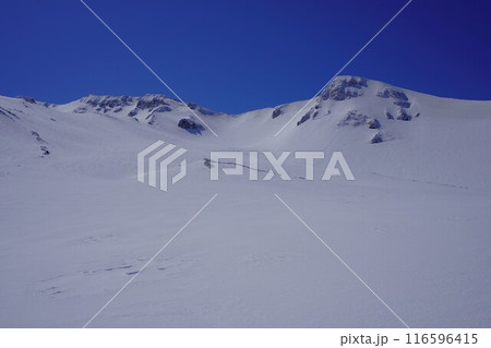 冬季鳥海山の外輪山 冬季鳥海山の外輪山 116596415