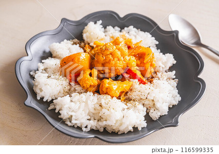 インカのめざめとカリフラワーのカレー インカのめざめとカリフラワーのカレー 116599335