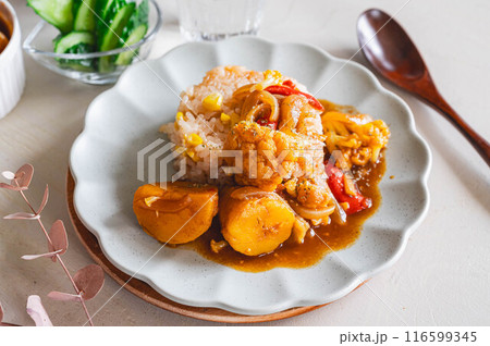 コーンご飯にかけたインカのめざめカレー 116599345