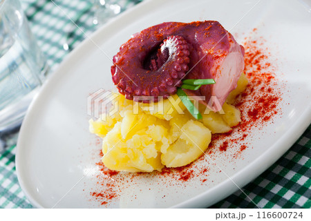 Appetizing boiled octopus with mashed potatoes Appetizing boiled octopus with mashed potatoes 116600724