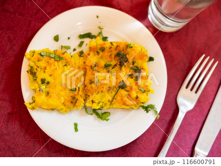 Tajine maadnous, Tunisian egg cake 116600791