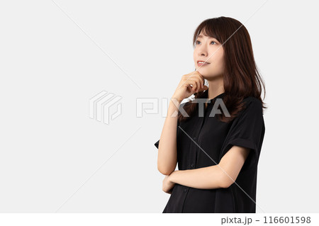 ポジティブな考えごとをする日本人女性 ポジティブな考えごとをする日本人女性 116601598