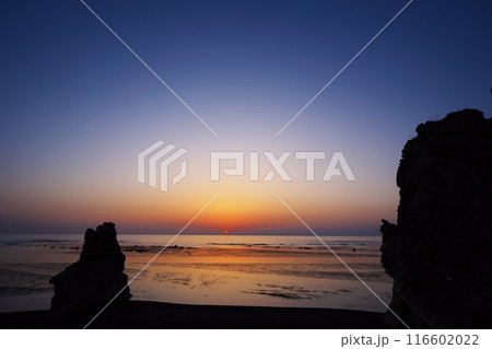 早春の北海道 滝瀬海岸の日没 早春の北海道 滝瀬海岸の日没 116602022