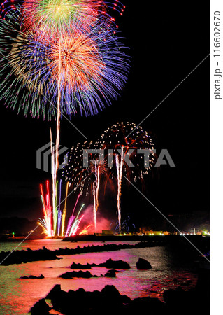 打ち上げ花火が見える風景 打ち上げ花火が見える風景 116602670