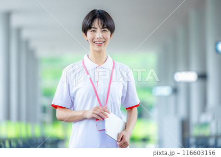 若い介護士 若い介護士 116603156