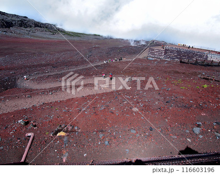 富士山・吉田ルート登山道 116603196