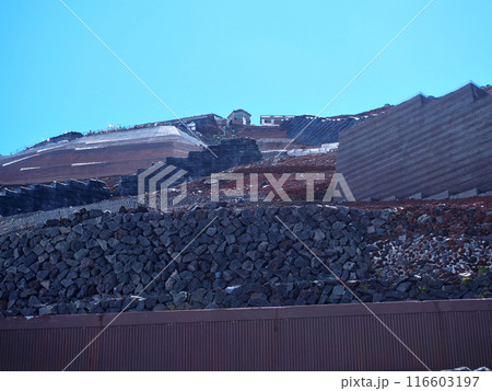 富士山・吉田ルート・まるで要塞のような山小屋 富士山・吉田ルート・まるで要塞のような山小屋 116603197