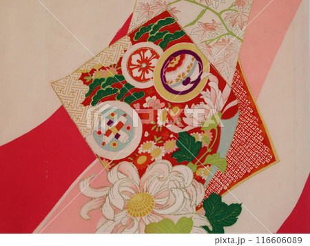 可愛いアンティークの着物生地 116606089