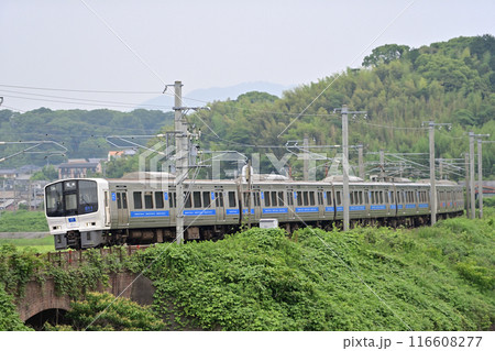 鹿児島本線　東郷－東福間　JR九州　811系　P2013編成（南福岡） 116608277