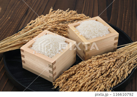 枡に入ったお米 116610792