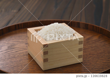 枡に入ったお米 116610828