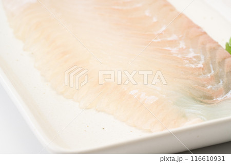 ヒラメの柵のクローズアップ 116610931