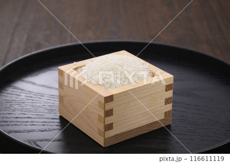 枡に入ったお米 枡に入ったお米 116611119