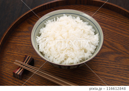お茶碗に盛られたご飯 お茶碗に盛られたご飯 116612848