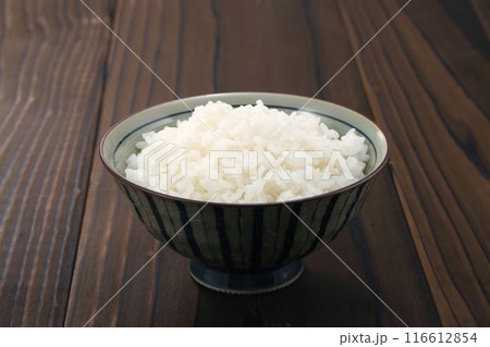 お茶碗に盛られたご飯 お茶碗に盛られたご飯 116612854