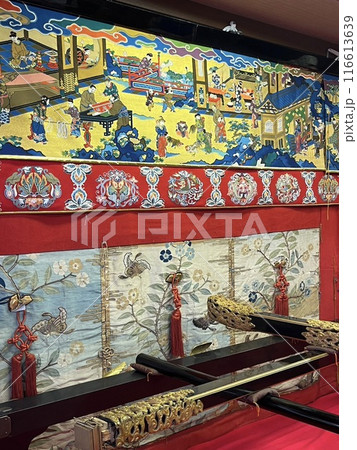 京都祇園祭での豪華絢爛な装飾 116613639