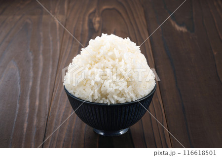 茶碗に盛られた大盛りご飯 茶碗に盛られた大盛りご飯 116618501