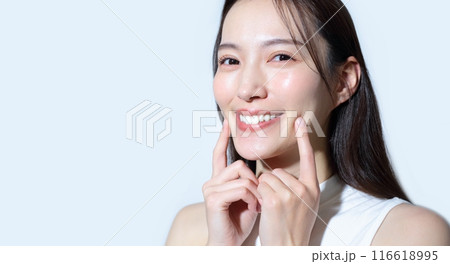 歯並びが綺麗な女性イメージ 116618995