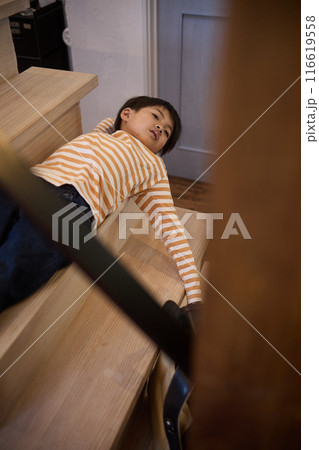 学校に行きたくない少年 学校に行きたくない少年 116619558