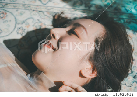 30s beauty 116620612