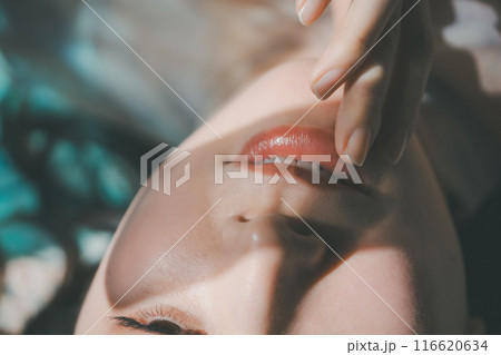 30s beauty 116620634