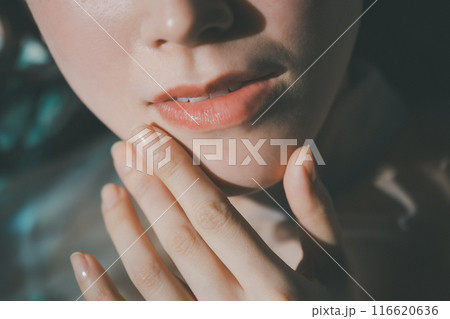 30s beauty 116620636