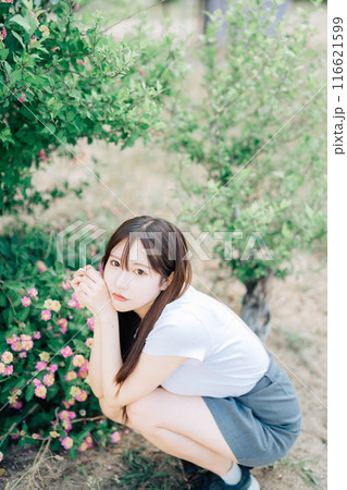 屋外女性ポートレート 116621599