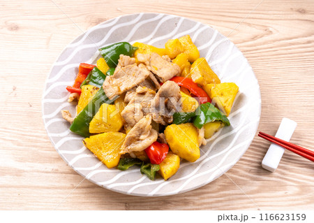 豚とパイナップルの炒め物 豚とパイナップルの炒め物 116623159