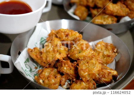 Vegetable Snacks and tomato Ketchup 116624052