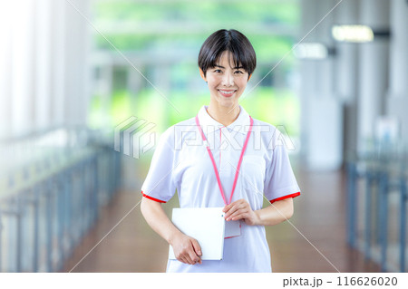 若い介護士 若い介護士 116626020