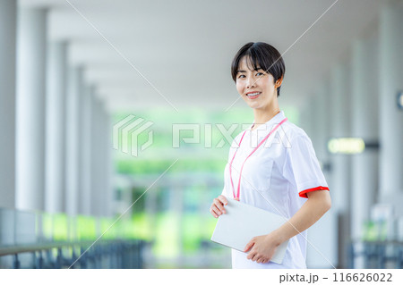 若い介護士 若い介護士 116626022