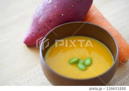 野菜のポタージュの盛り付け例 野菜のポタージュの盛り付け例 116631888