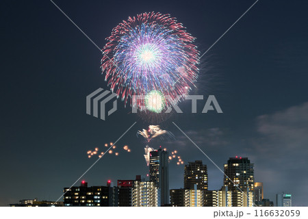 幕張の夜景と花火 116632059