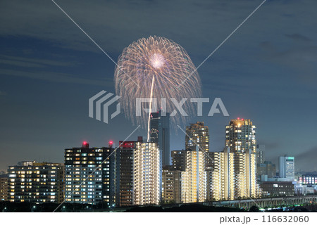 幕張の夜景と花火 116632060